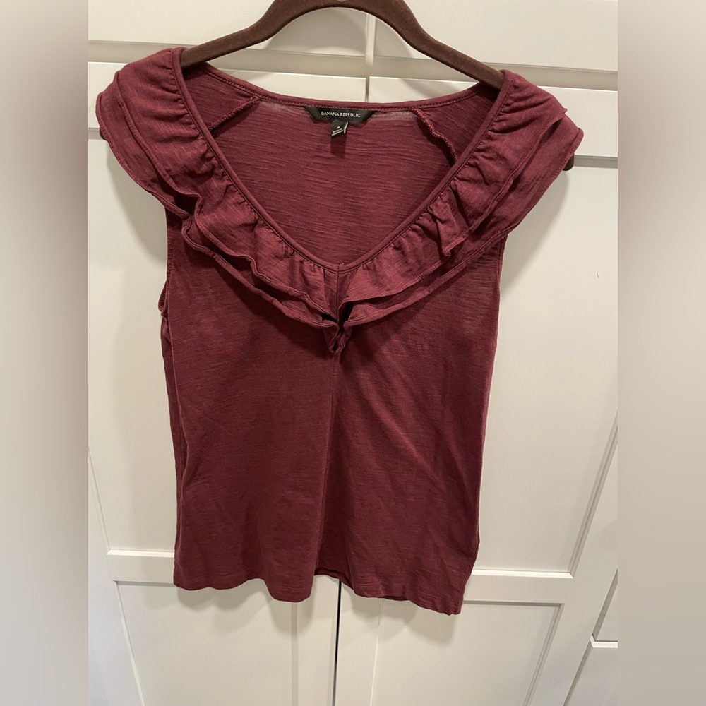 Banana Republic Wine color Ruffle Top Womens Small